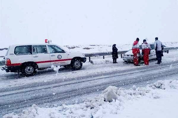 امدادرسانی هلال احمر اصفهان به بیش از ۴۹۰ حادثه دیده در برف و کولاک