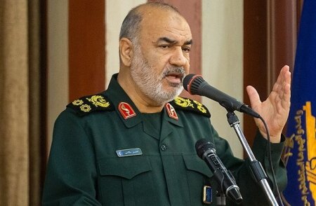 سپاه پرچمدار و پیشگام مقابله با تهدیدات و مشکلات ملت ایران است