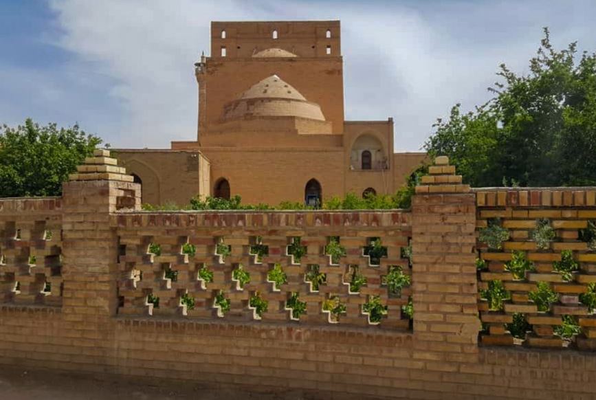 پیشرفت ۹۰ درصدی جداره سازی باغ مسجد جامع سمنان