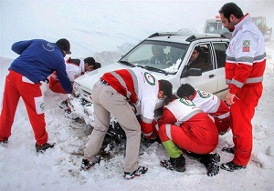 امداد رسانی به ۶۵ گرفتار در برف