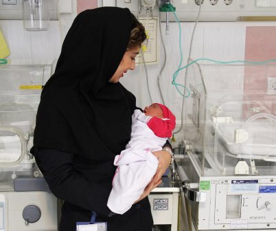 تولد اولین نوزاد از مادر مشکوک به کرونا در سمنان