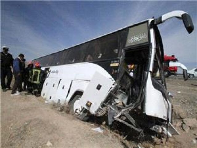واژگونی خونین اتوبوس در جاده شیراز به سروستان
