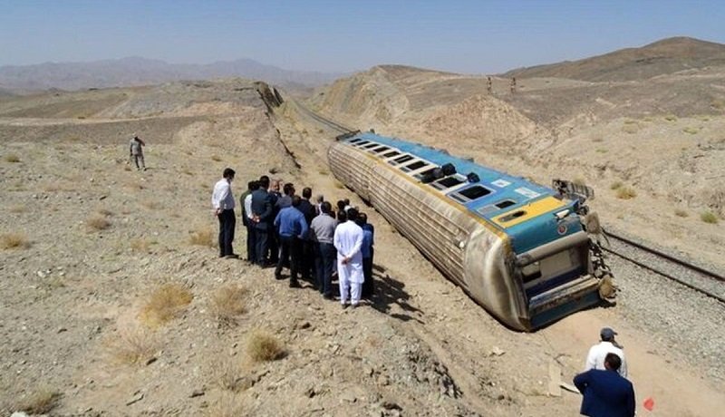 قطار مشهد به یزد از ریل خارج شد قطار مشهد به یزد از ریل خارج شد