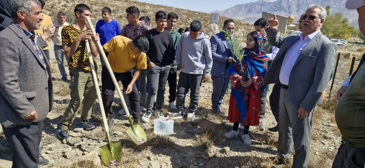 اردوی جهادی منابع طبیعی سمنان؛ از کاشت نهال تا پاسخگویی به دغدغههای روستاییان اردوی جهادی منابع طبیعی سمنان؛ از کاشت نهال تا پاسخگویی به دغدغههای روستاییان
